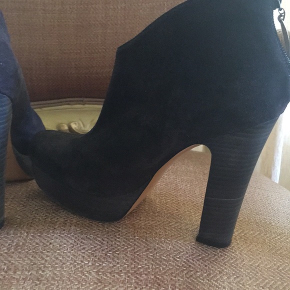 Shoes - Picture 4 of 4